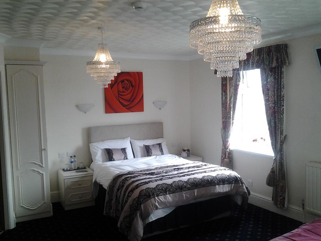 Le Maitre Hotel Southport Exterior photo